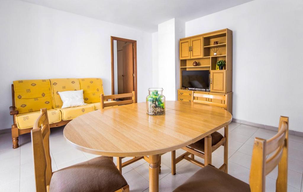 Stunning Apartment In Oropesa Del Mar Exteriör bild