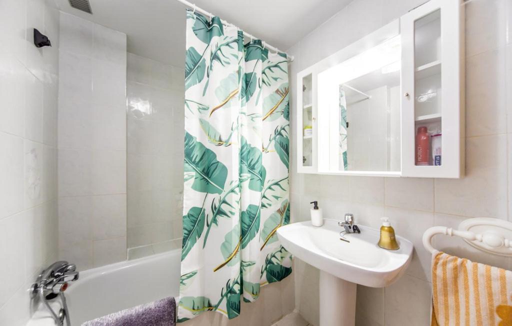 Stunning Apartment In Oropesa Del Mar Exteriör bild